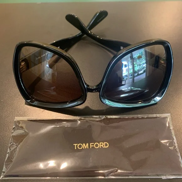 TOM FORD TF1222 JERRY. 01B. Shiny Black 60mm Butterfly  display picture 3